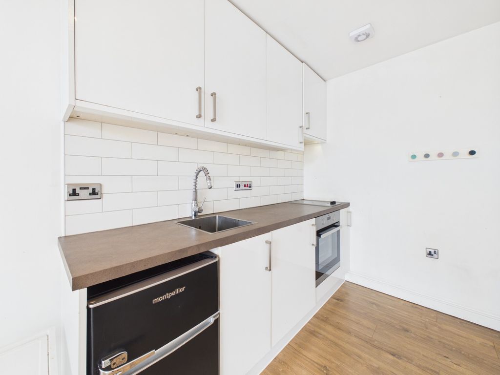 Property photo 3 of 11 ce88A7E9-E310-4088-94ce-854640cc5d16