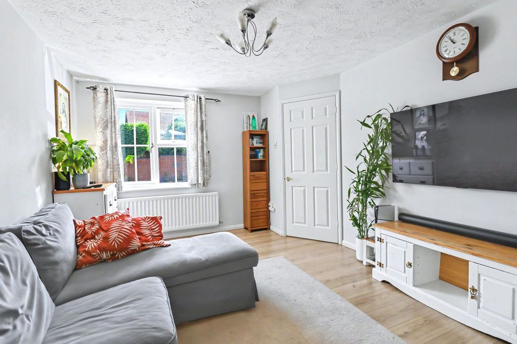 Property photo 2 of 13
