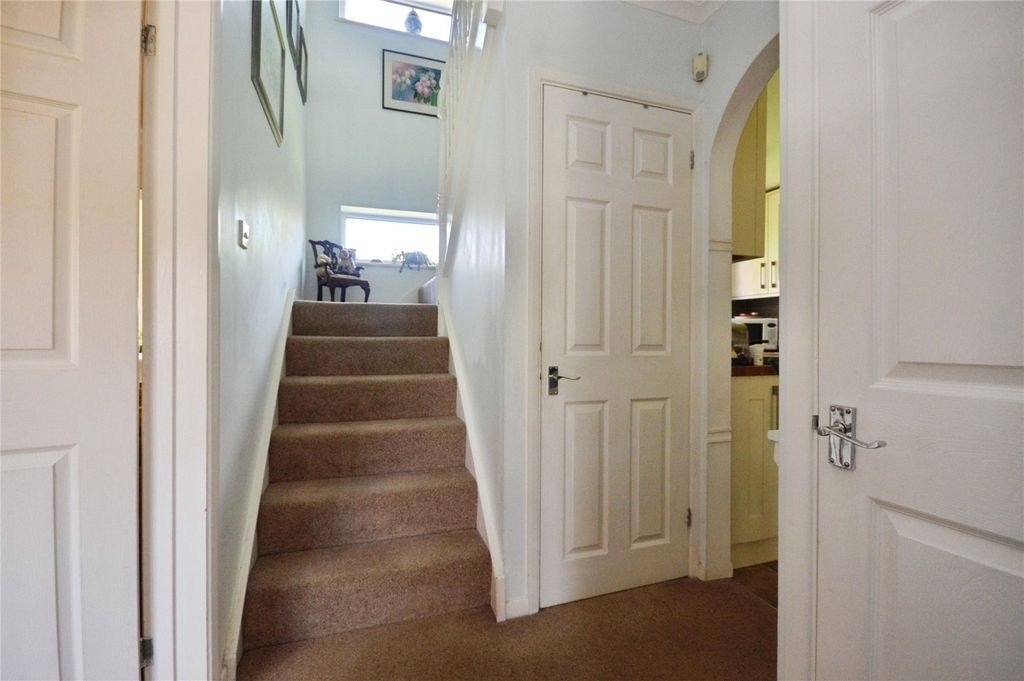 Property photo 2 of 16 Picture No. 11
