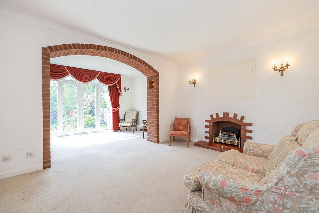 Property photo 3 of 19