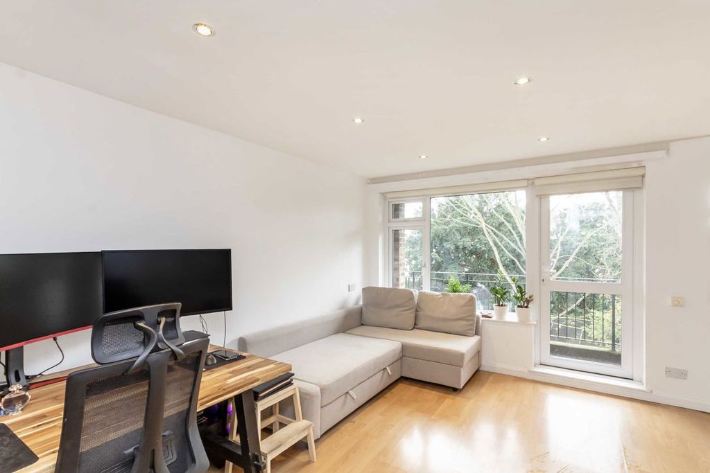 Property photo 2 of 5