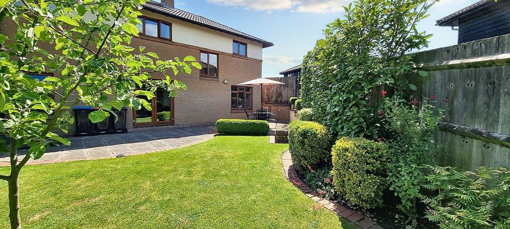 Property photo 3 of 27