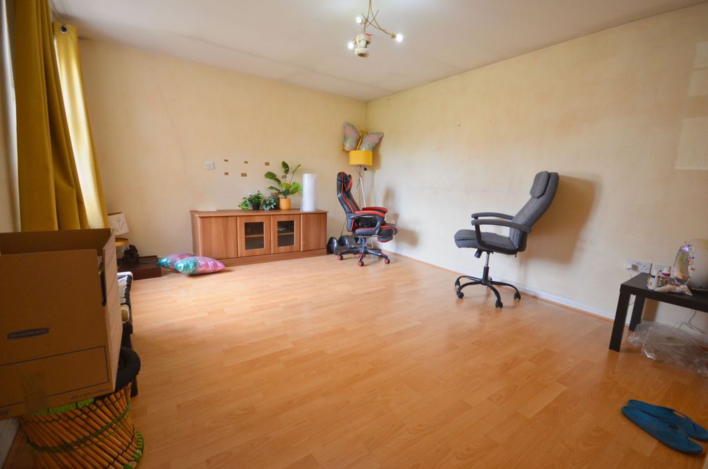 Property photo 3 of 24