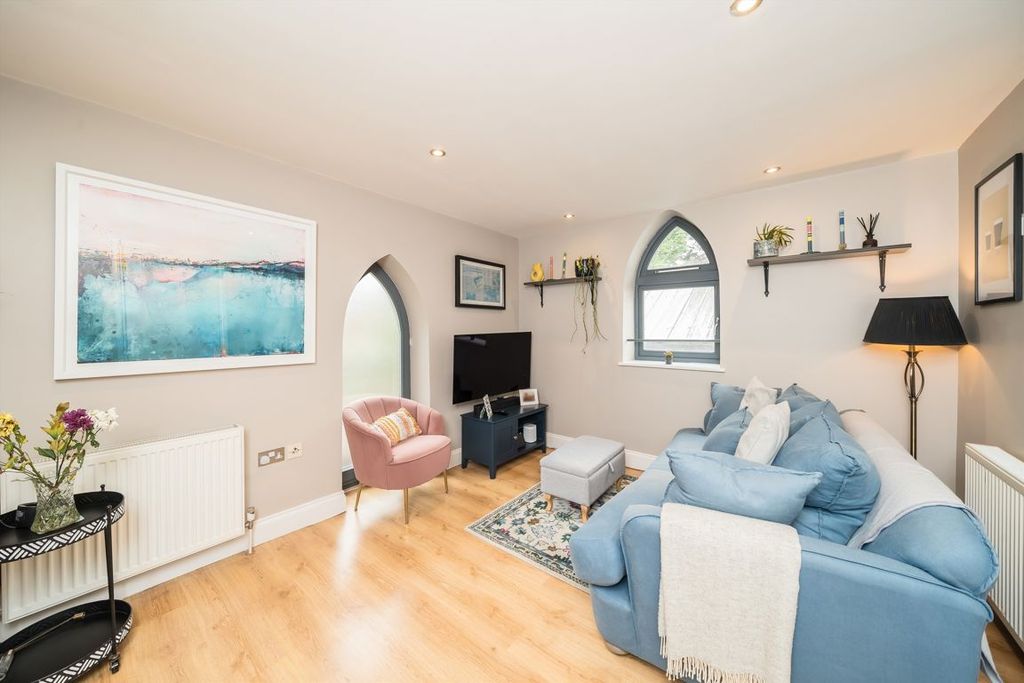 Property photo 2 of 5