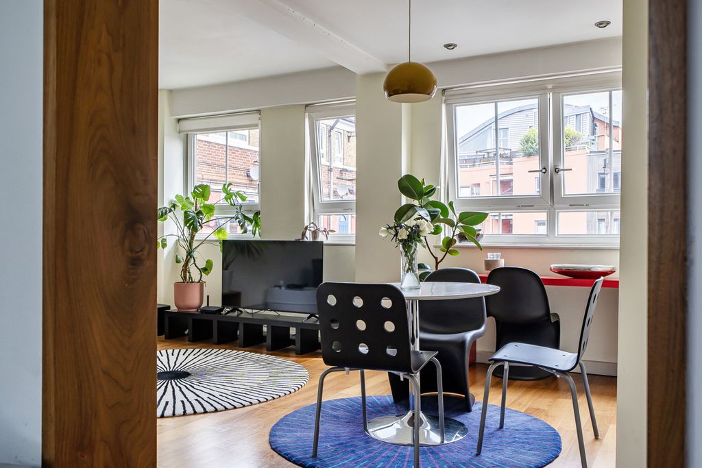 Property photo 2 of 16 1463342-8-6A06F0d...