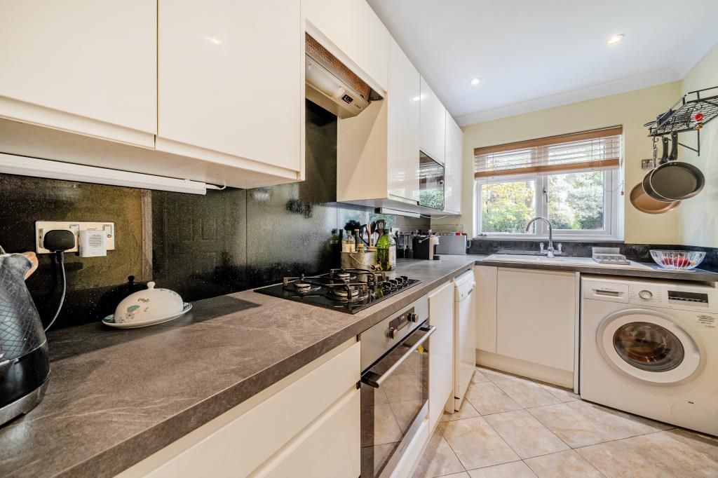 Property photo 2 of 18 Kitchen