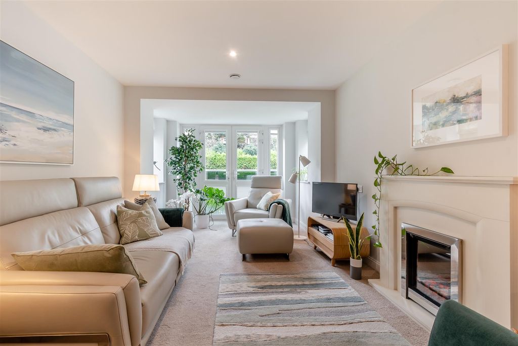 Property photo 2 of 18 8644988-Interior14.Jpg