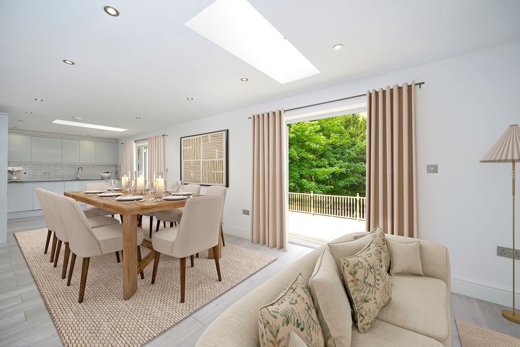 Property photo 3 of 17 Dining Area