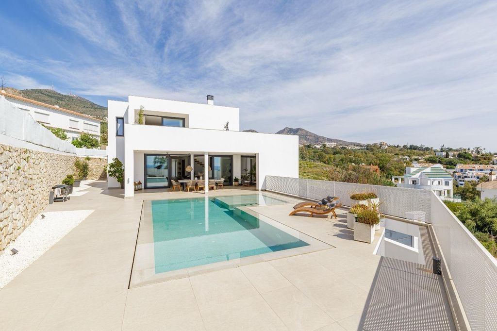 Property photo 1 of 28