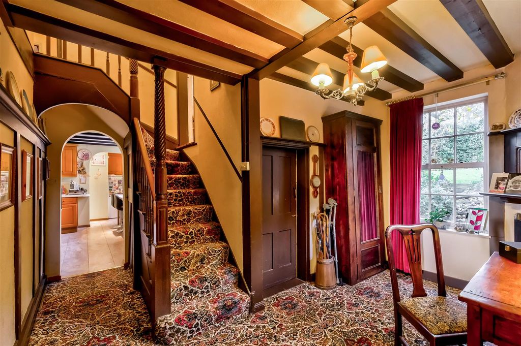 Property photo 2 of 19