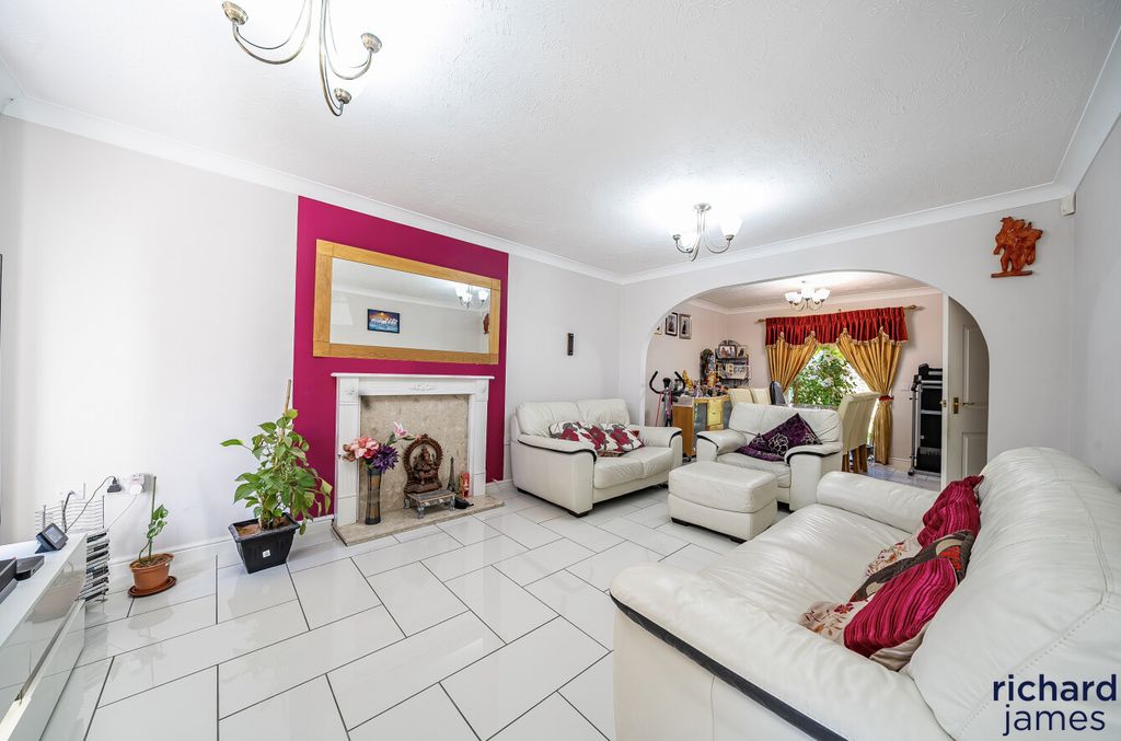 Property photo 3 of 13 Dbea5512104842Bca42d27c79271d3Af