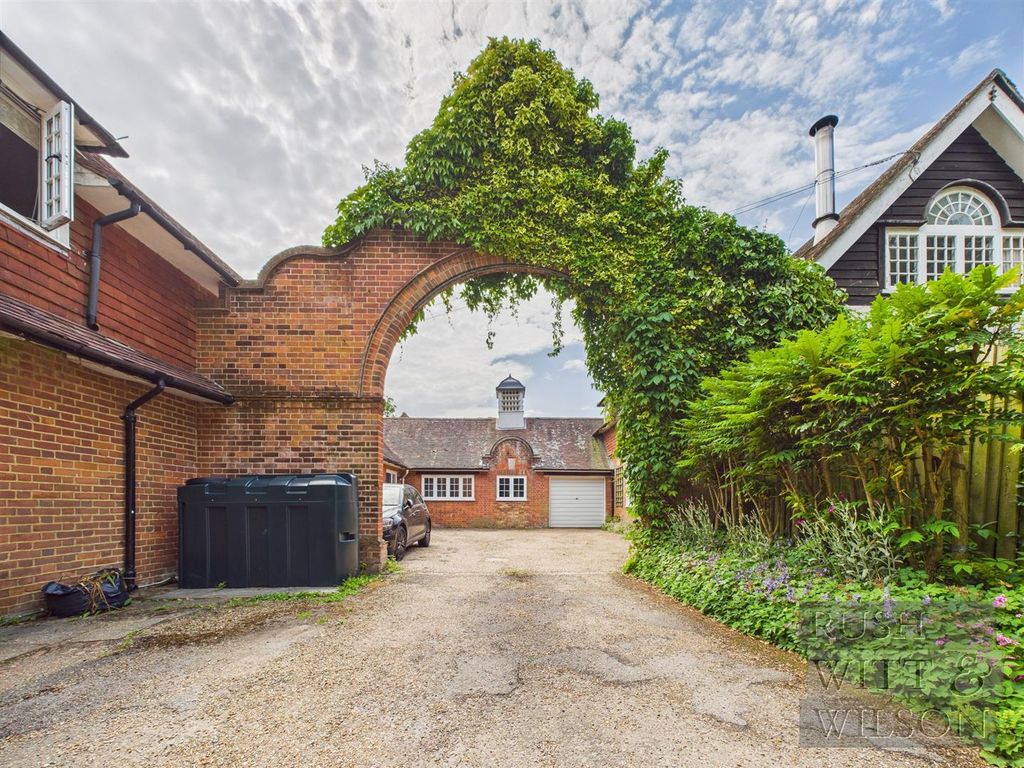 Property photo 1 of 35