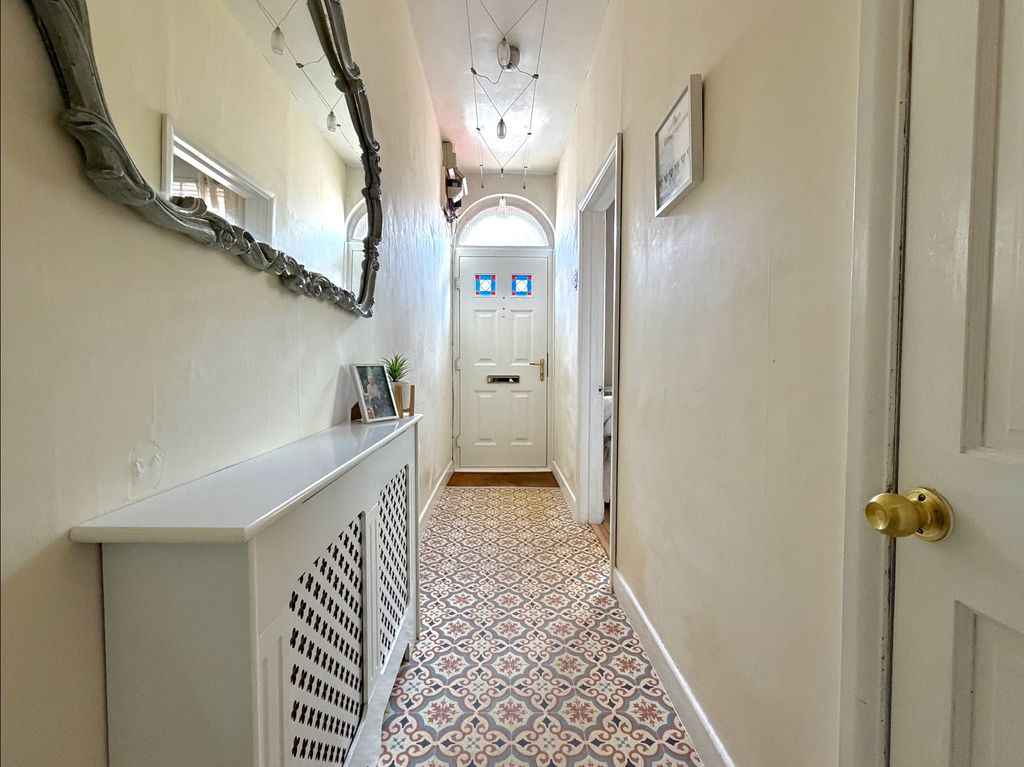 Property photo 2 of 17 Entrance Hallway