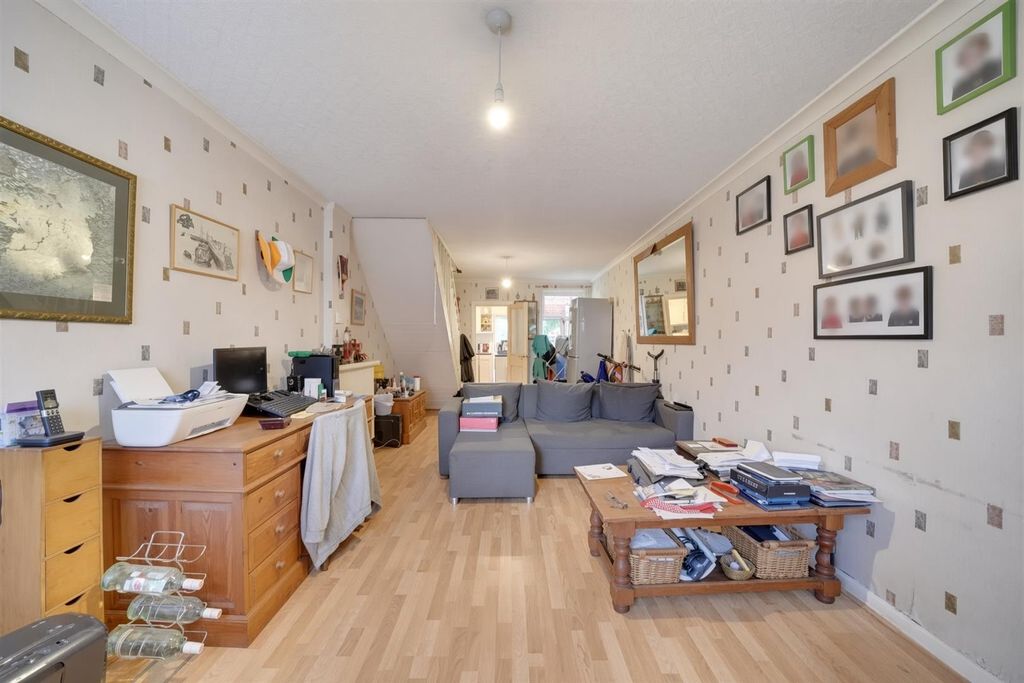 Property photo 3 of 10 Ib0Iy.Jpg