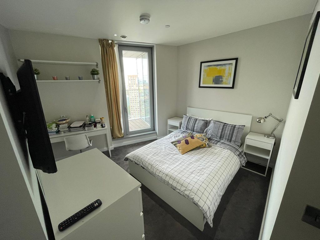 Property photo 1 of 8 Photo 2