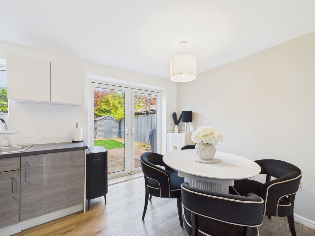 Property photo 3 of 11 Cam02136G0-Pr0487-Still008