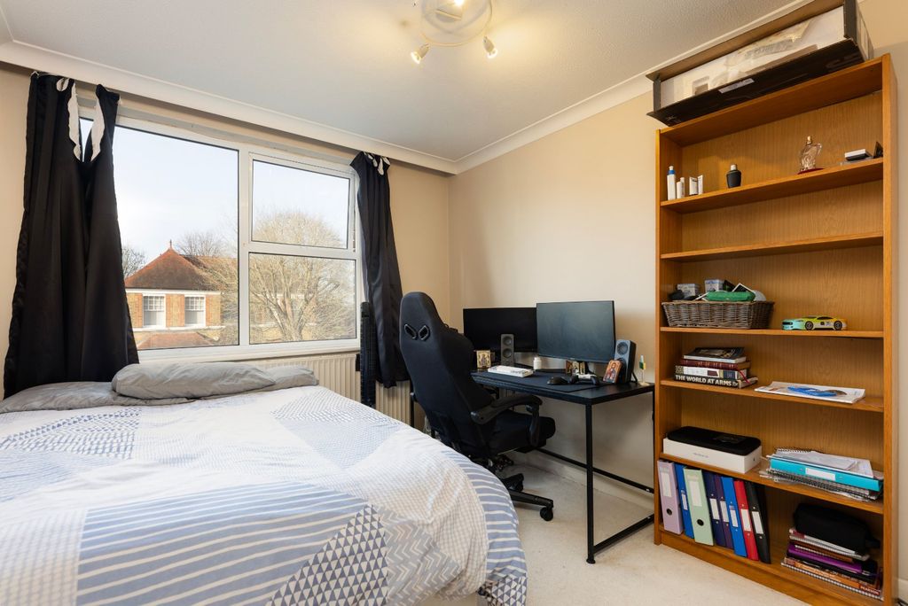 Property photo 3 of 6