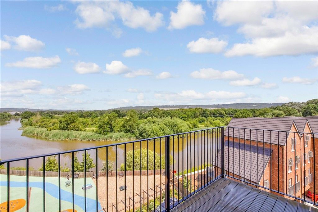 Property photo 2 of 18 Balcony