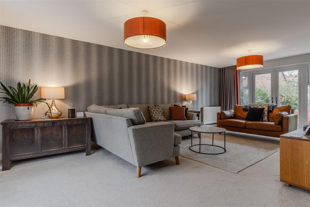 Property photo 3 of 37