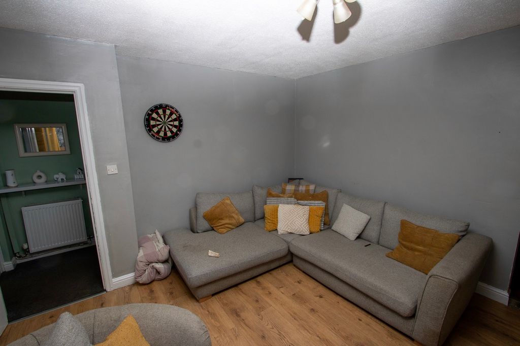 Property photo 3 of 19