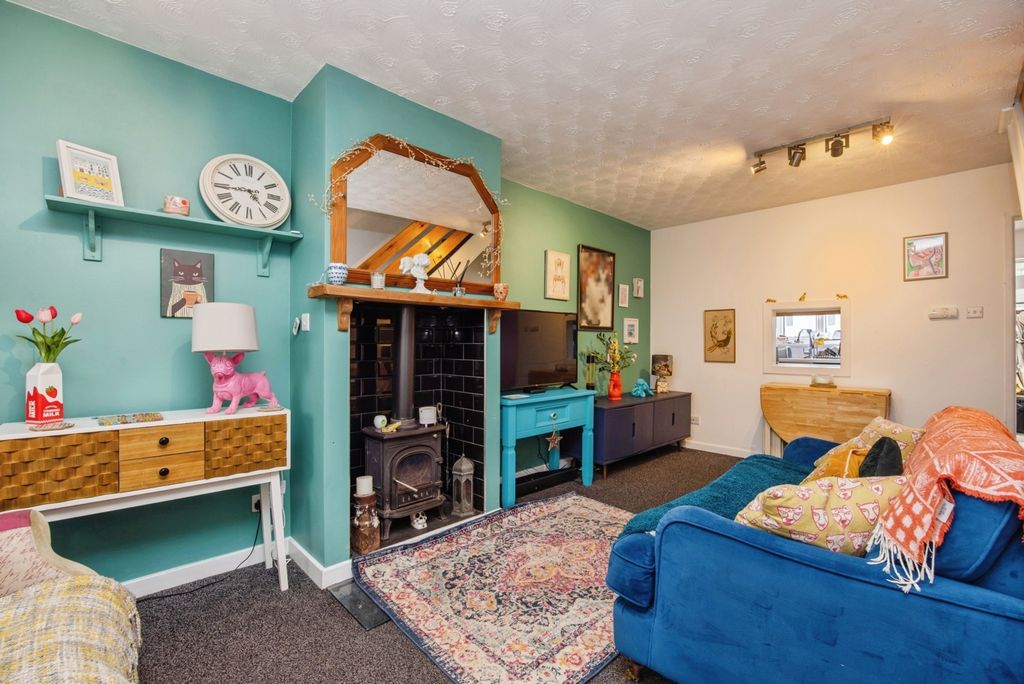 Property photo 2 of 16 Pbox-Img.Jpg