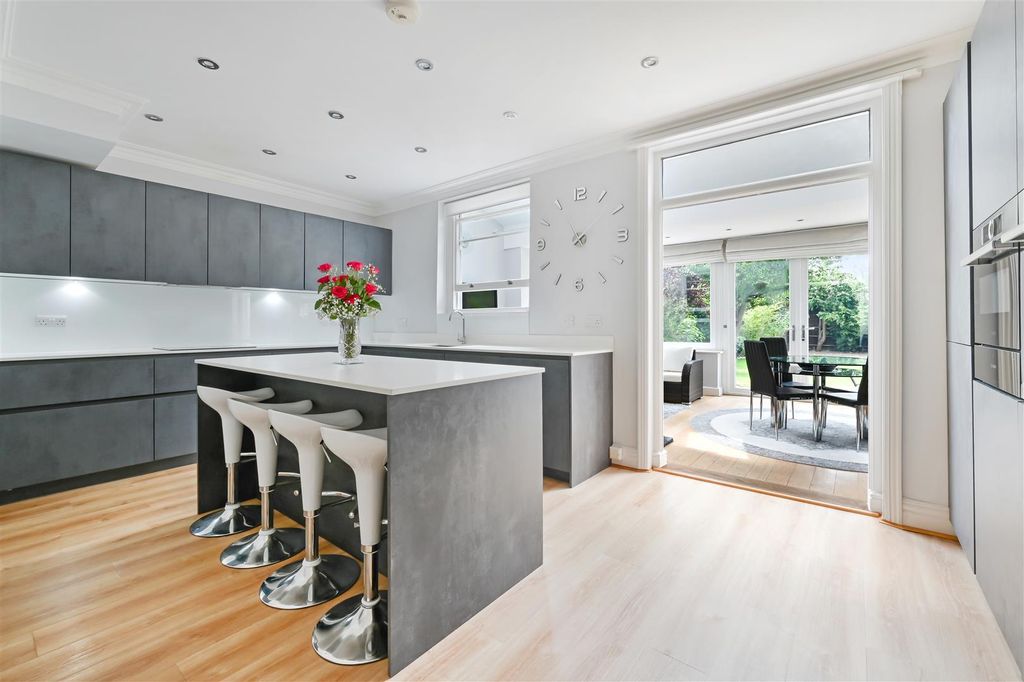 Property photo 2 of 19 Coombe Lane, 141-16.Jpg