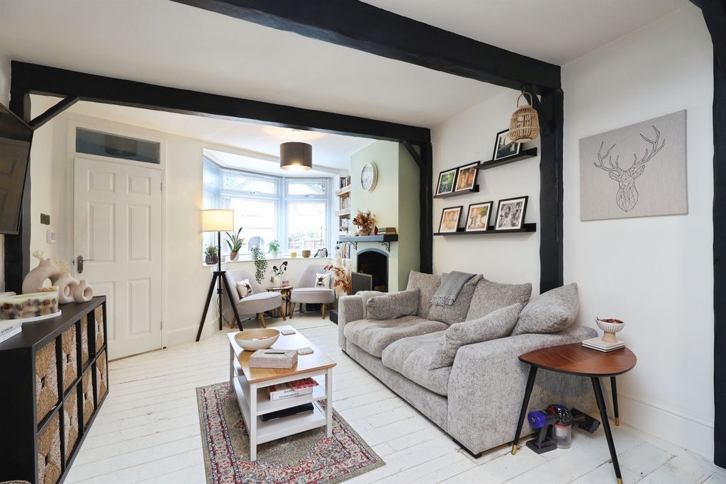 Property photo 2 of 17