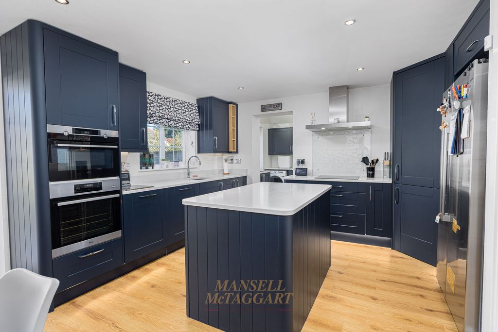 Property photo 2 of 29