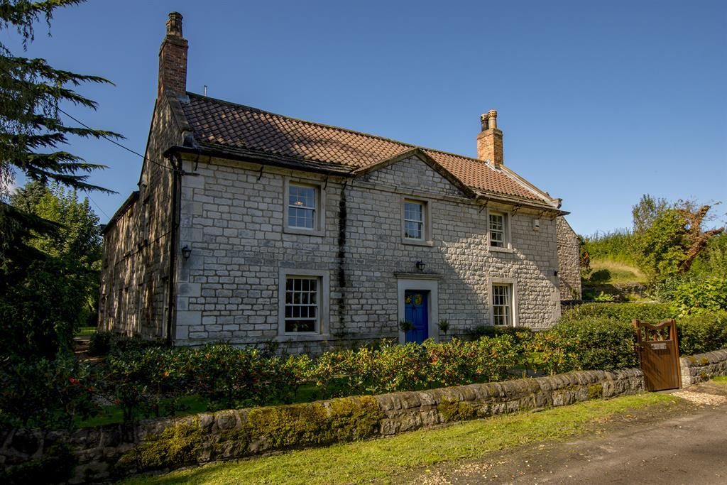 Property photo 1 of 33