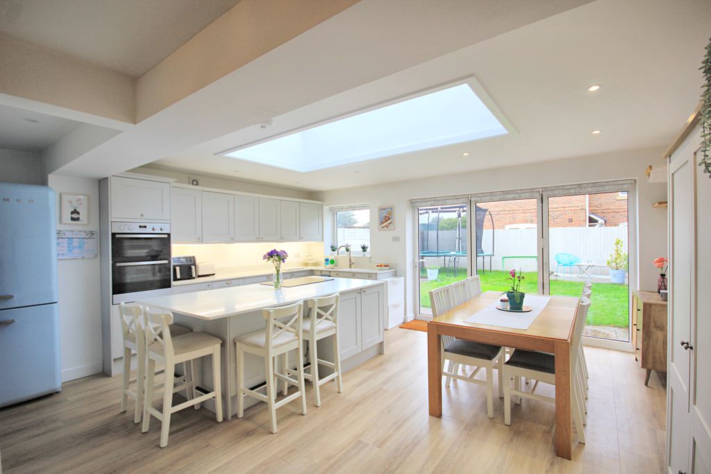 Property photo 2 of 30