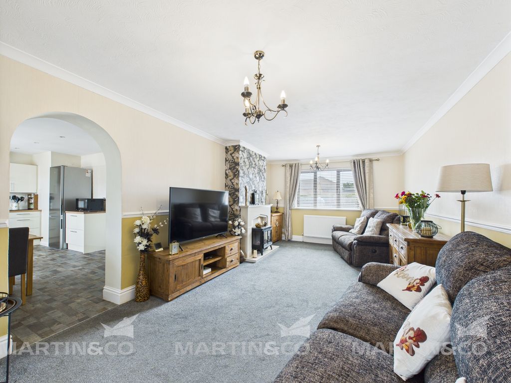 Property photo 3 of 21 Cam02406G0-Pr0483-Still008