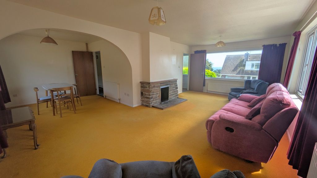 Property photo 3 of 17 Open Plan