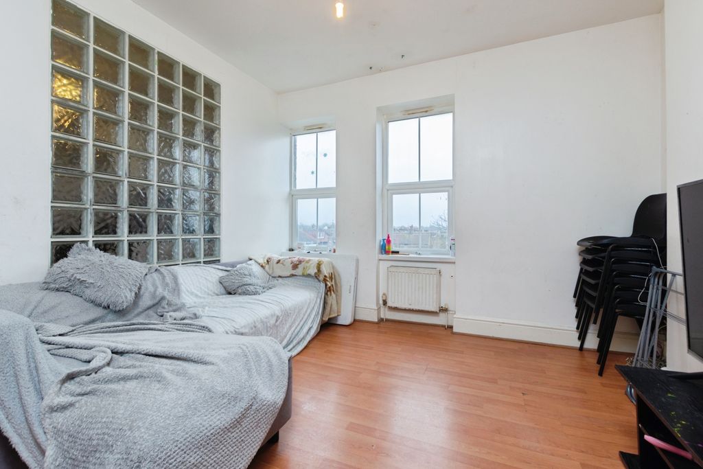 Property photo 2 of 16 Reception Room