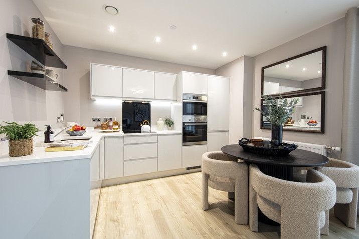 Property photo 2 of 12 Vb5150371 Www.Andrewhendry.Com49 716x515