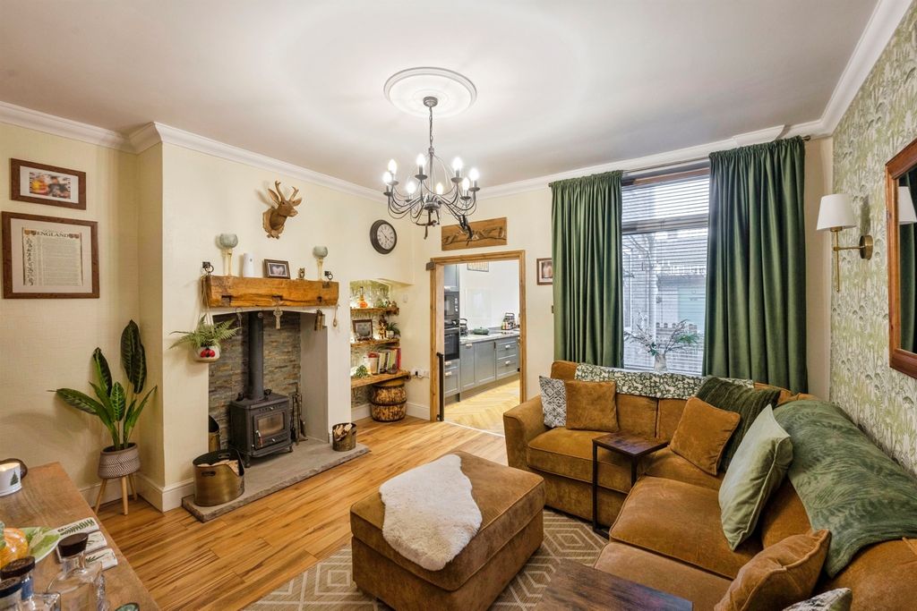 Property photo 2 of 24