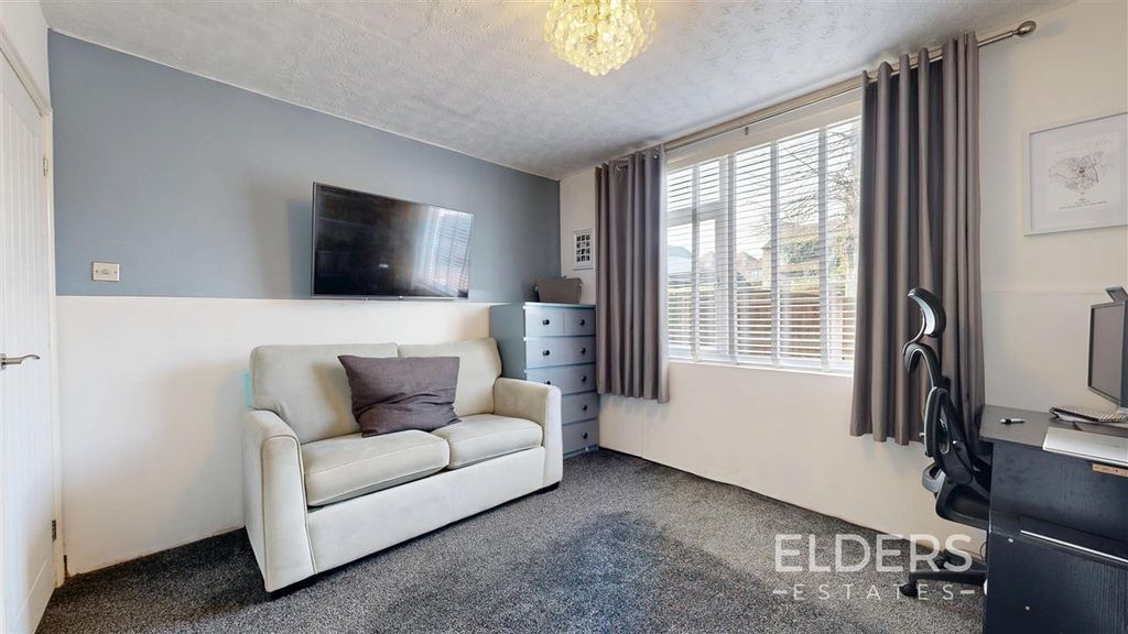 Property photo 3 of 17 Living Room