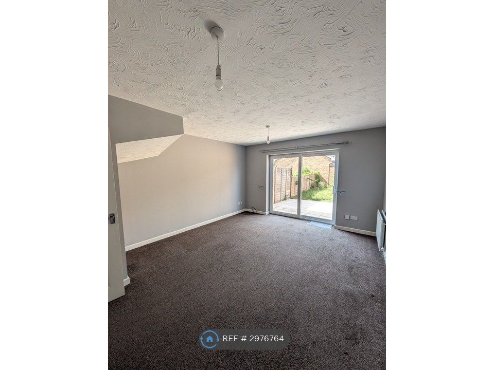 Property photo 3 of 9 Living Room