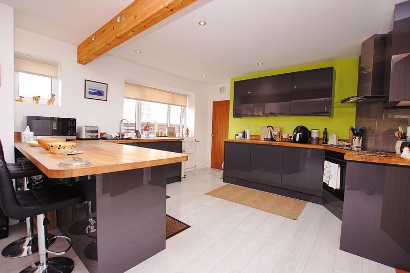 Property photo 3 of 19 Kitchen/Diner