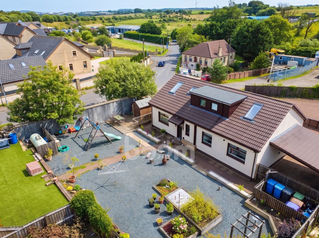 Property photo 2 of 32 Dunlop Road, Barrmill Drone (1)
