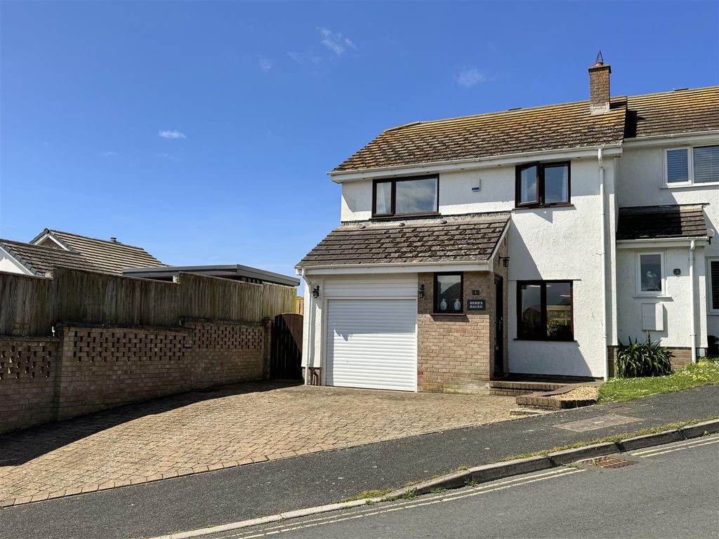 Property photo 1 of 28