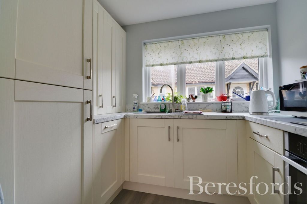 Property photo 3 of 12 Picture 3