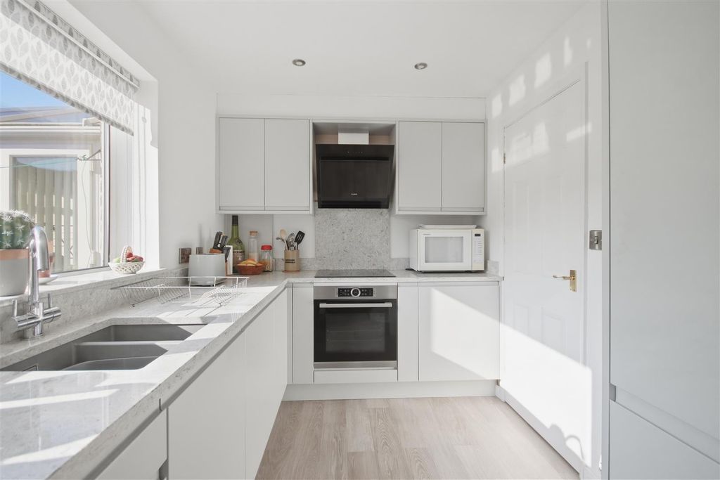 Property photo 2 of 22 Kitchen