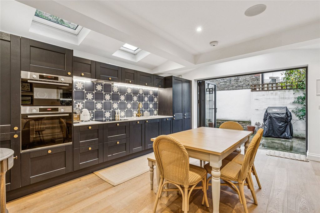 Property photo 1 of 16 Picture No. 06