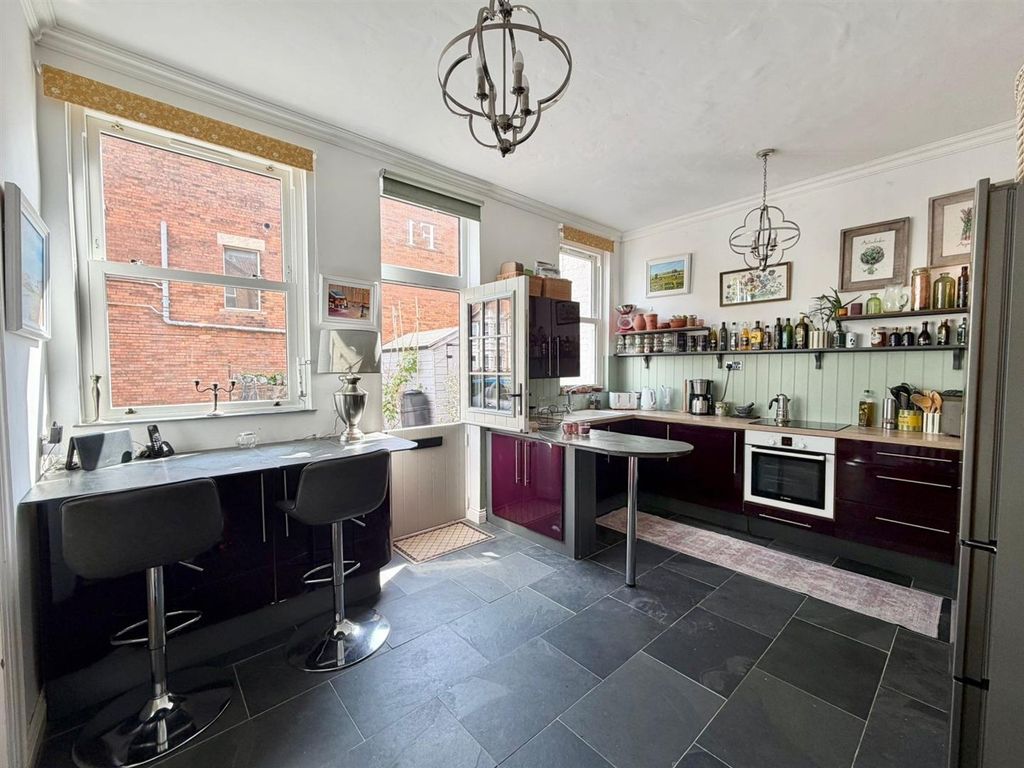 Property photo 1 of 18 Kitchen/Dining Room