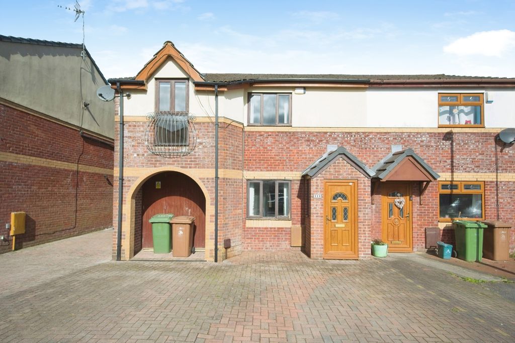 Property photo 1 of 32 Pbox-Img.Jpg