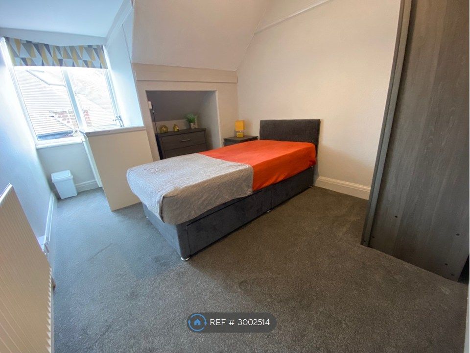 Property photo 1 of 8 Your Room