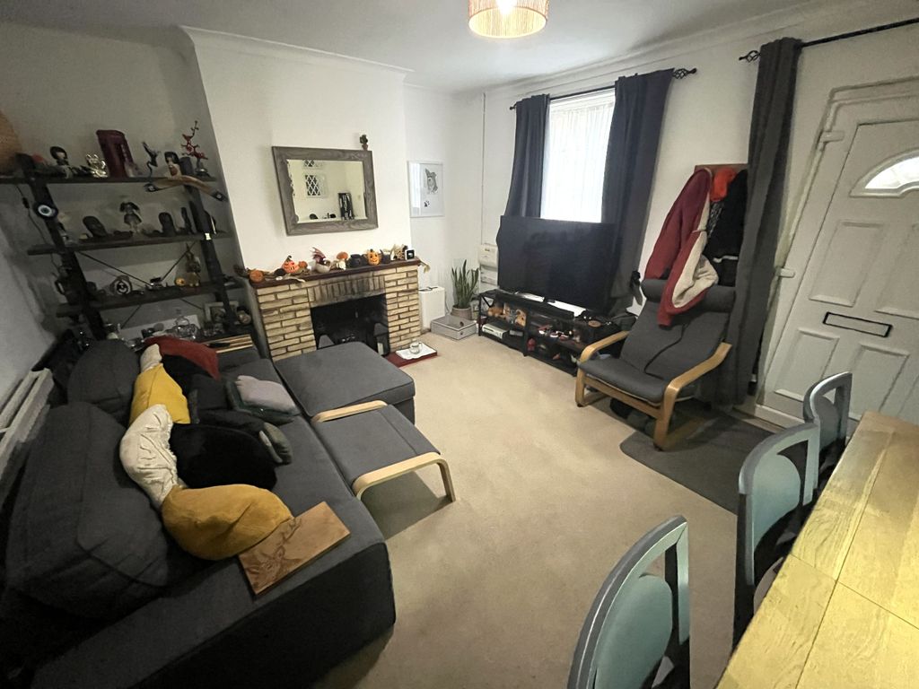 Property photo 2 of 13