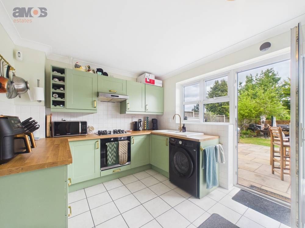 Property photo 2 of 18 5160442
