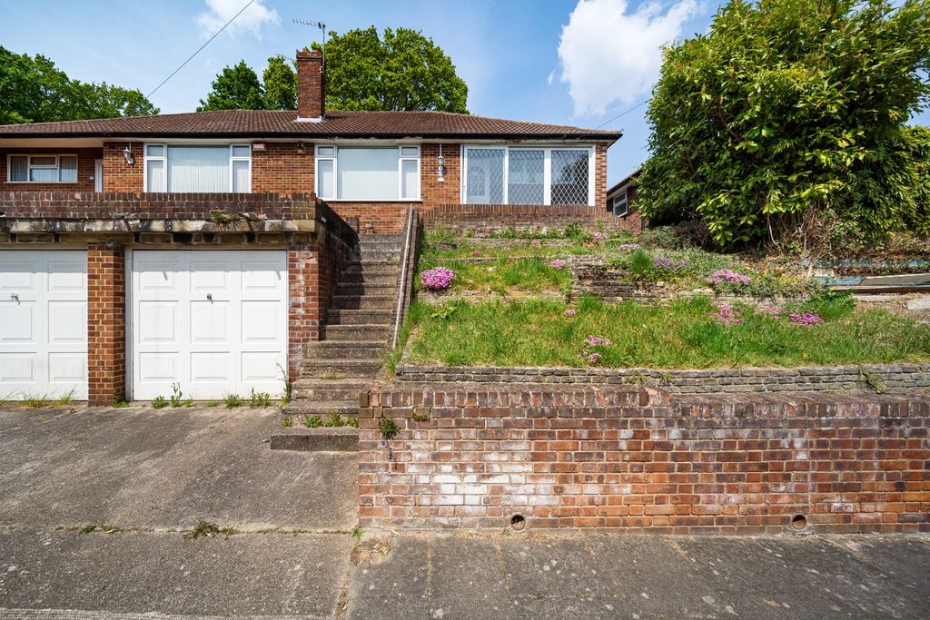 Property photo 1 of 17 4161370