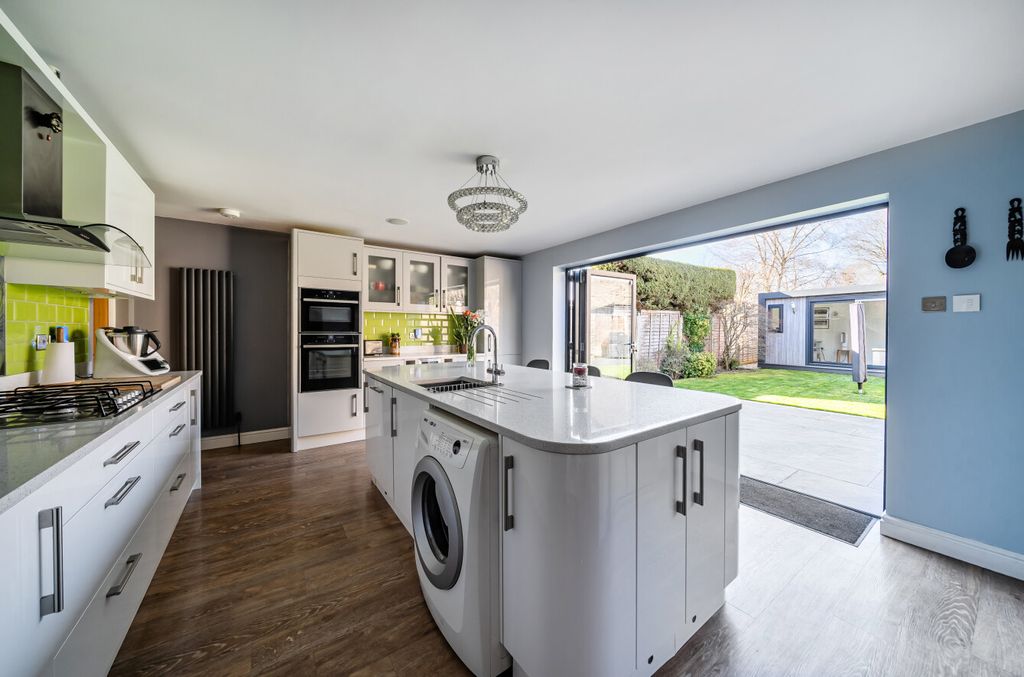 Property photo 2 of 15 1421802-13-69A5A4...